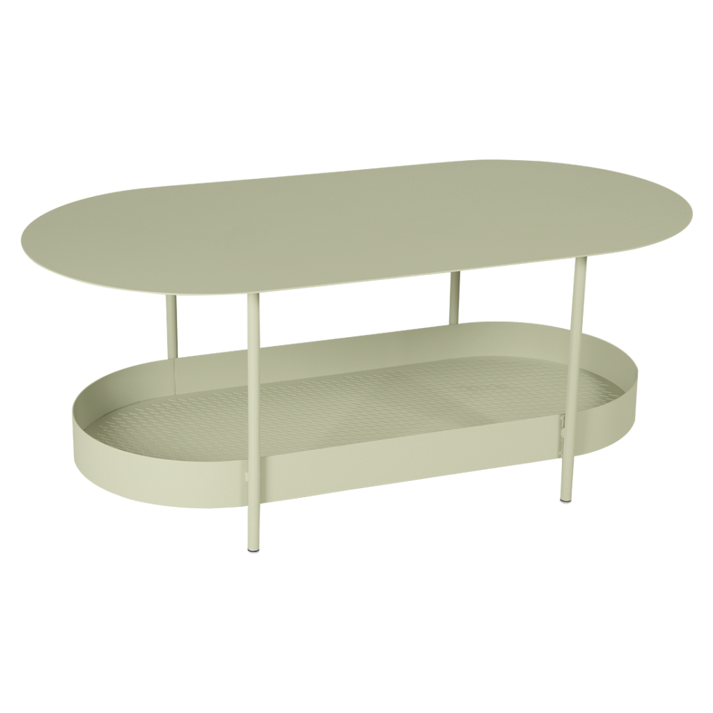 Une table basse blanche avec une étagère sur le dessus.