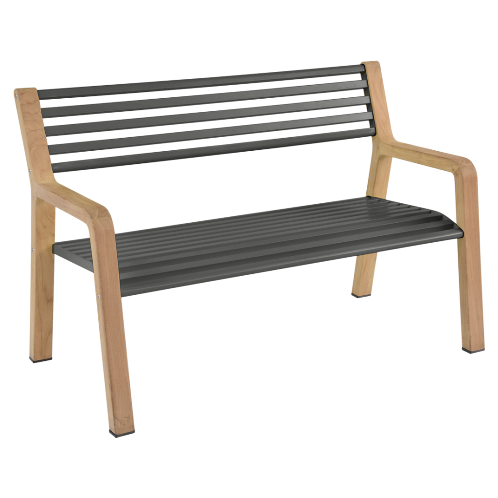 Un banc en bois avec des lattes noires sur fond blanc.