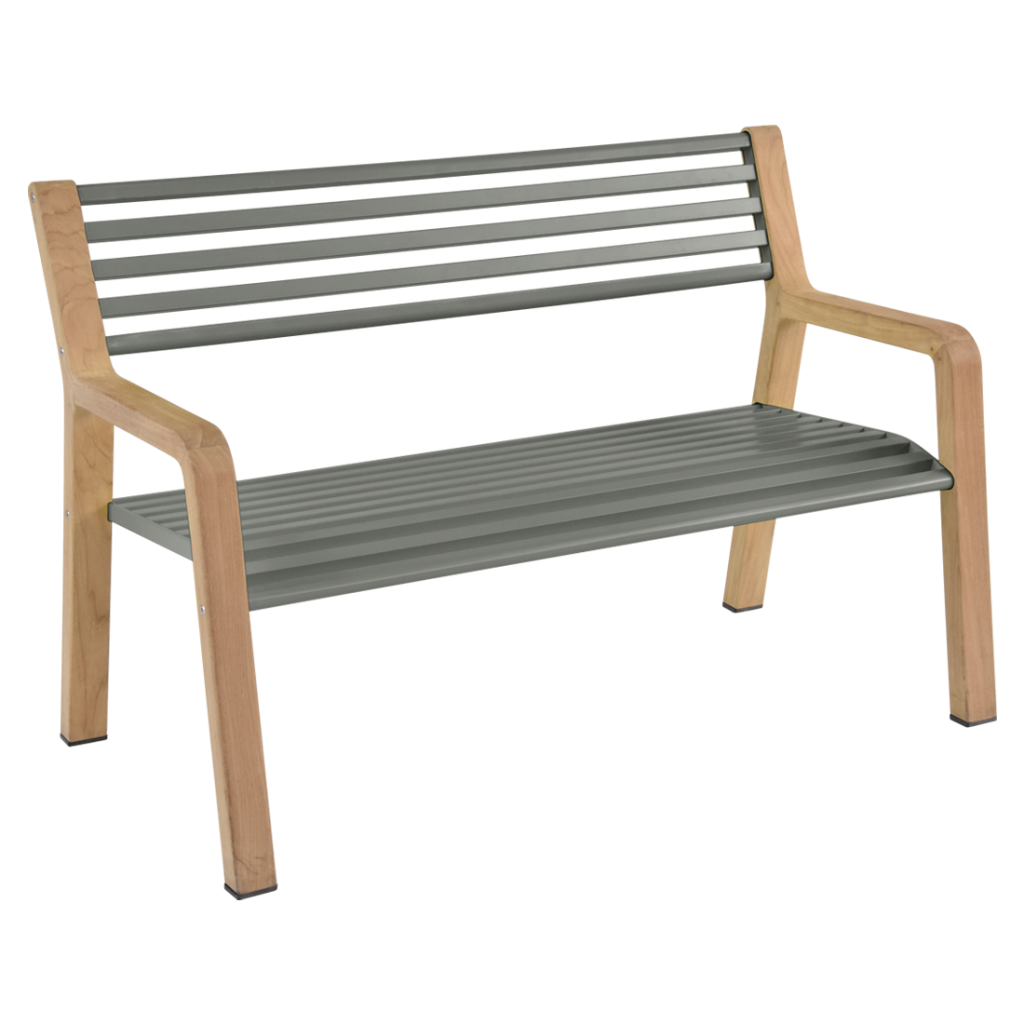 Un banc en bois avec une latte à lattes grises.