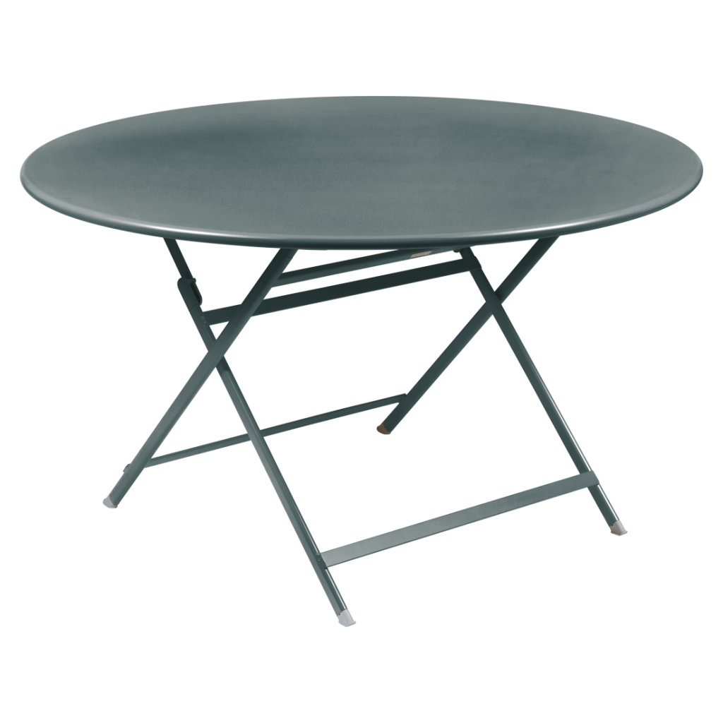 Une table pliante grise avec une base en métal.