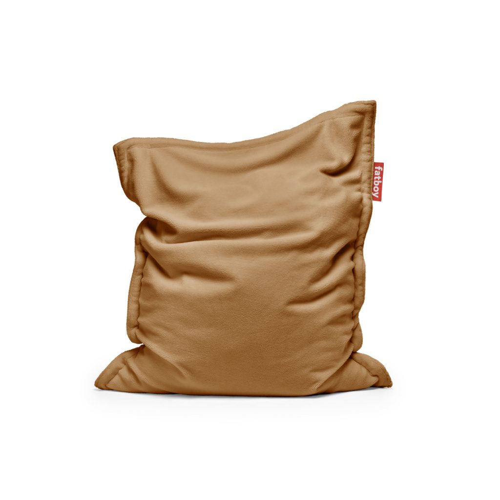 Un pouf marron sur fond blanc.