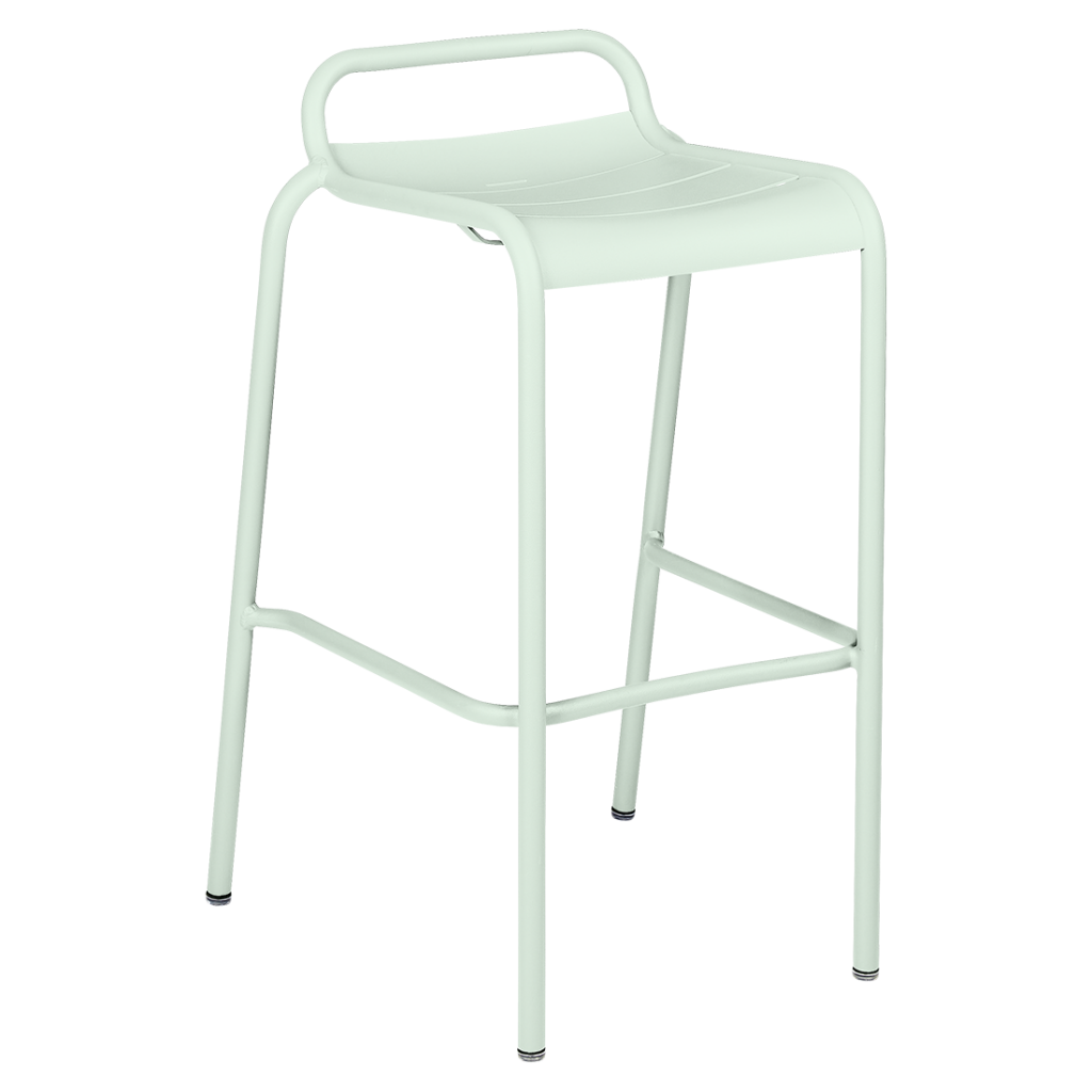 Un tabouret de bar vert clair avec une structure en métal.