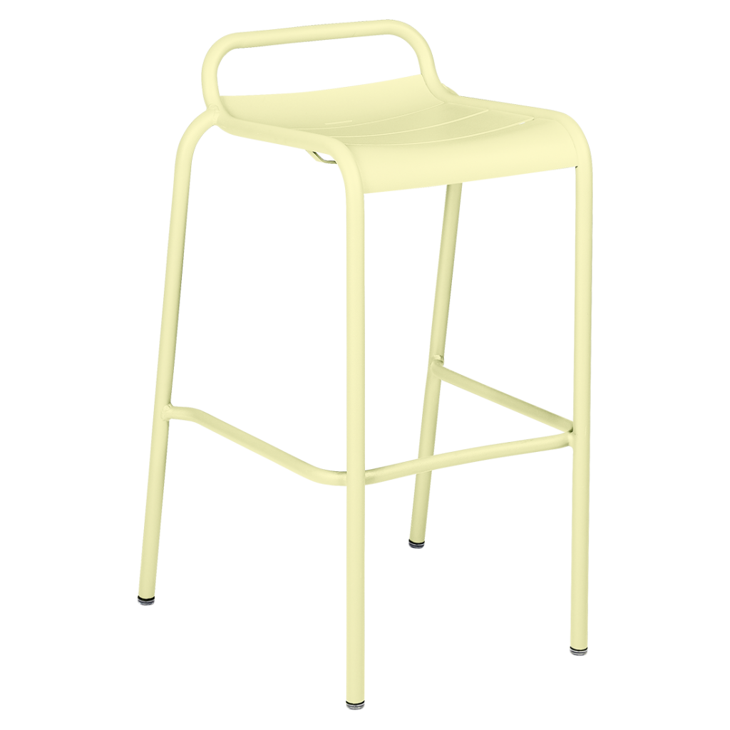 Un tabouret de bar jaune avec une structure en métal.