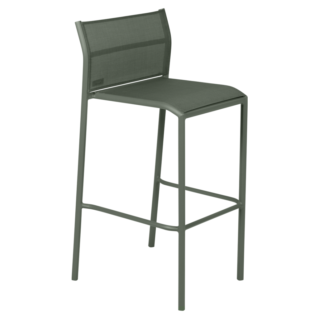 Un tabouret de bar gris avec une structure en métal.