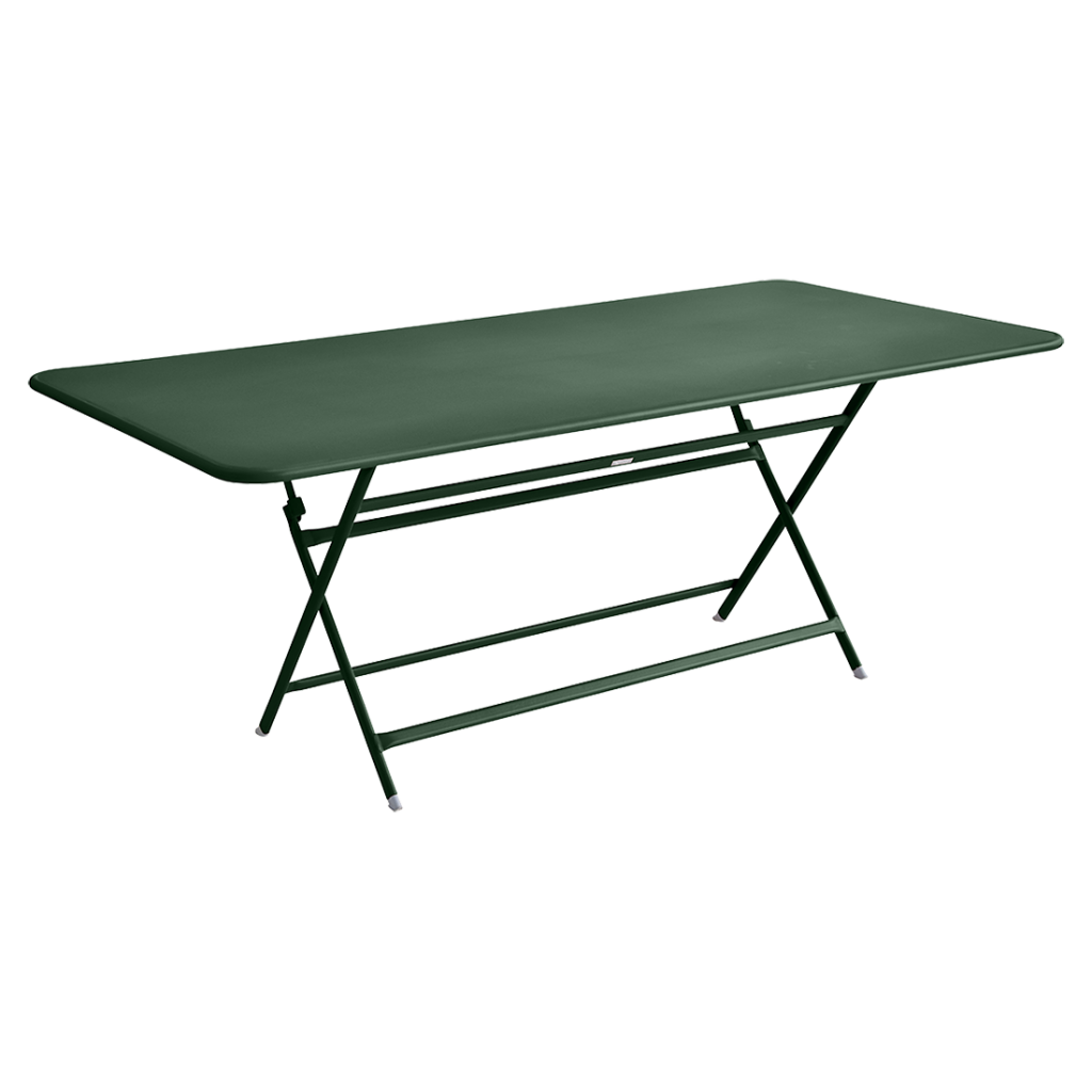 Une table pliante verte sur fond blanc.