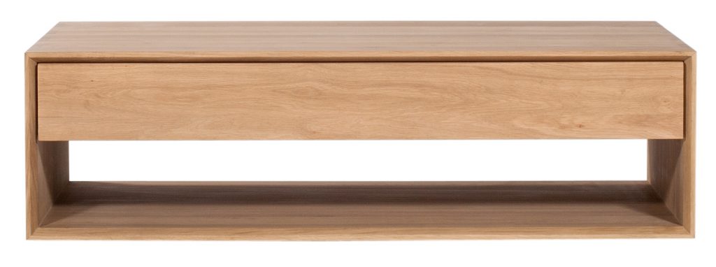 Une table de chevet en bois avec un tiroir.