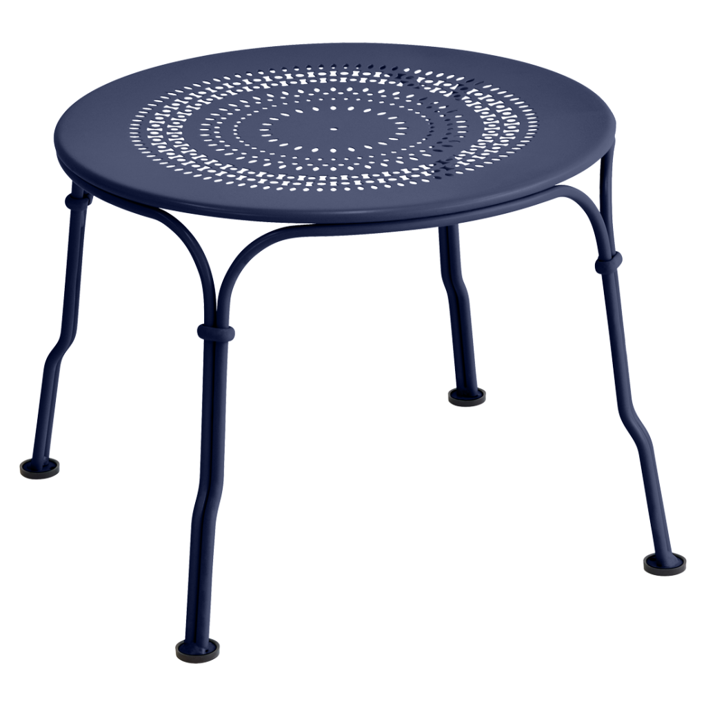 Une table en métal bleu avec un plateau rond.