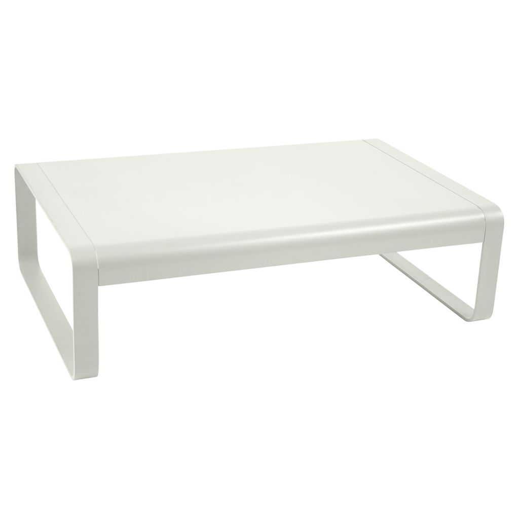 Une table basse blanche sur fond blanc.