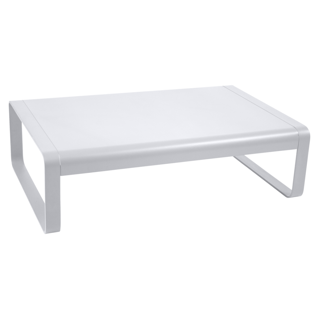 Une table basse blanche sur fond blanc.