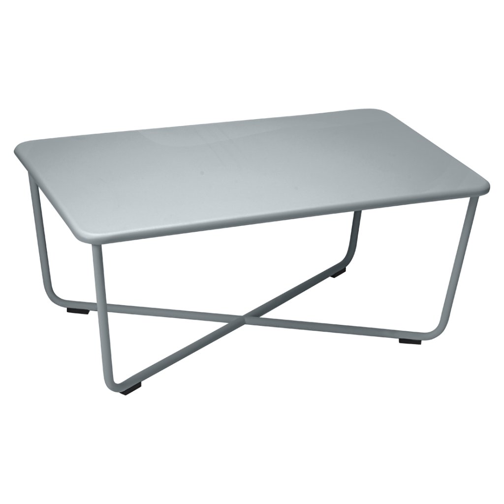 Une table basse grise avec des pieds en métal sur fond blanc.