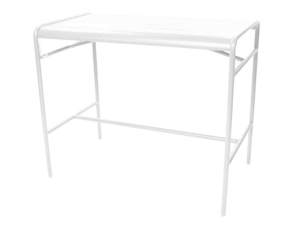 Une table en métal blanc sur fond blanc.