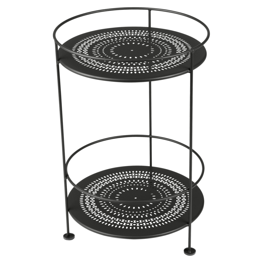 Un plateau en métal noir à deux niveaux.