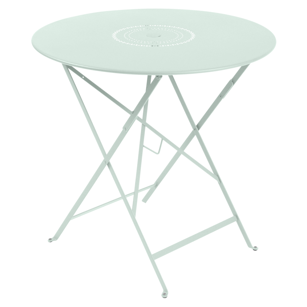 Une table pliante blanche avec une base en métal.