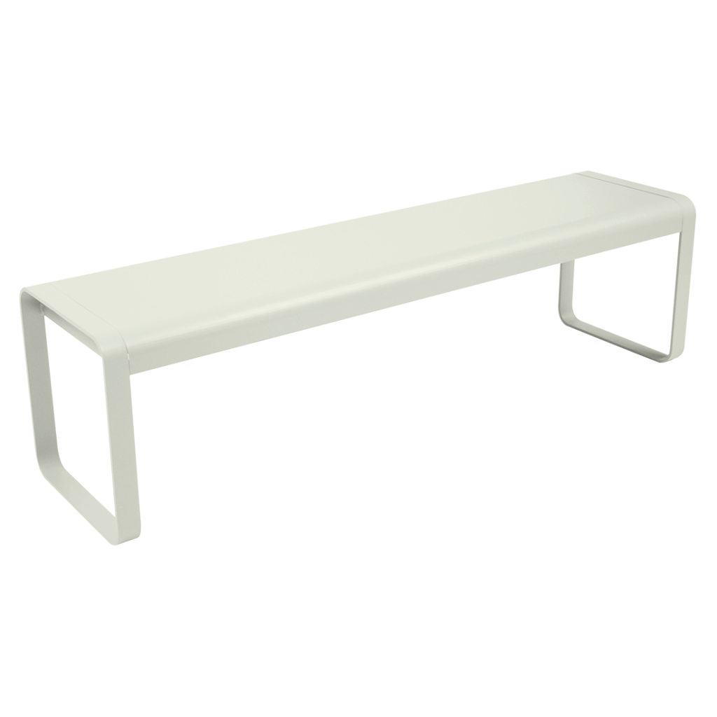 Un banc blanc sur une surface blanche.