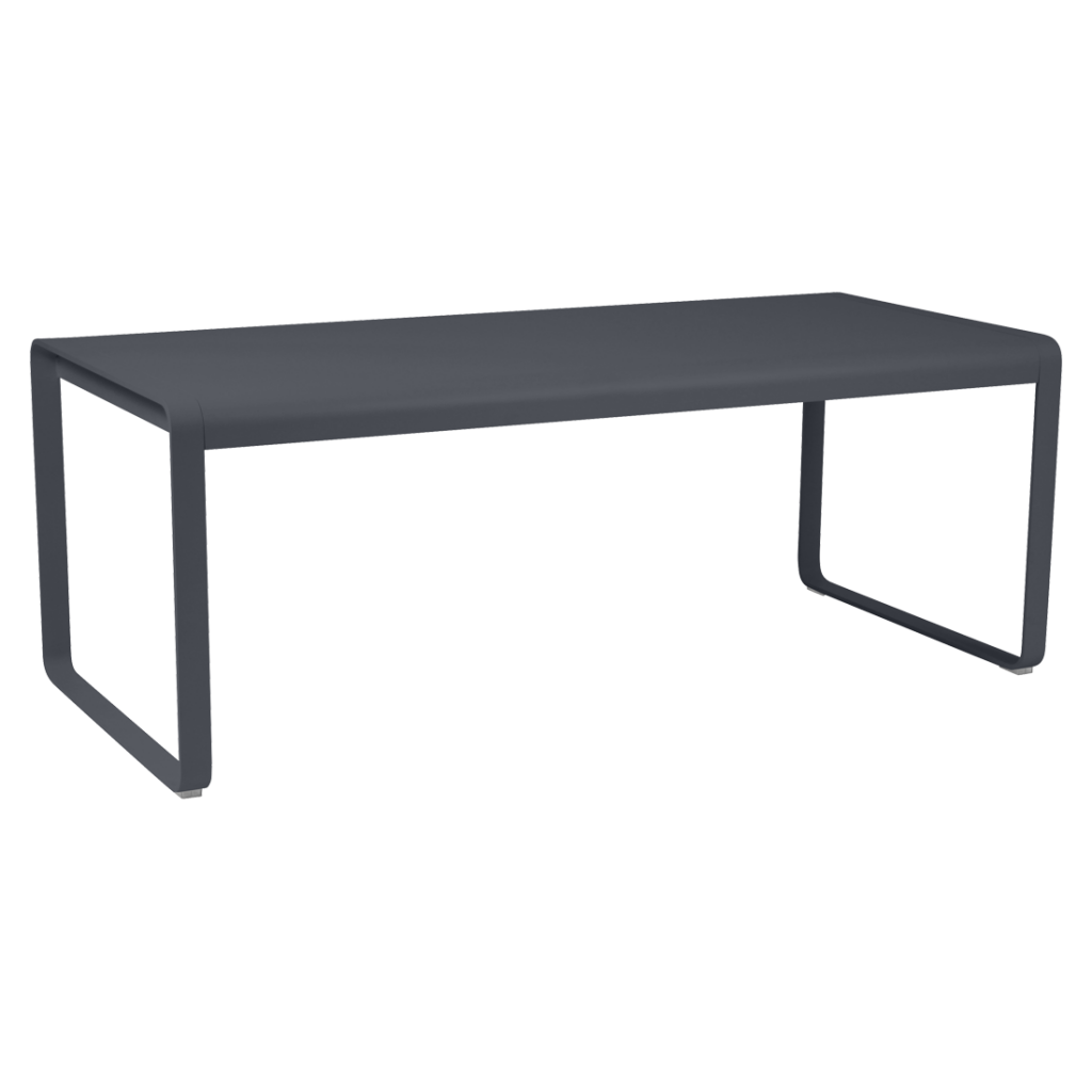 Une table grise avec un cadre noir.