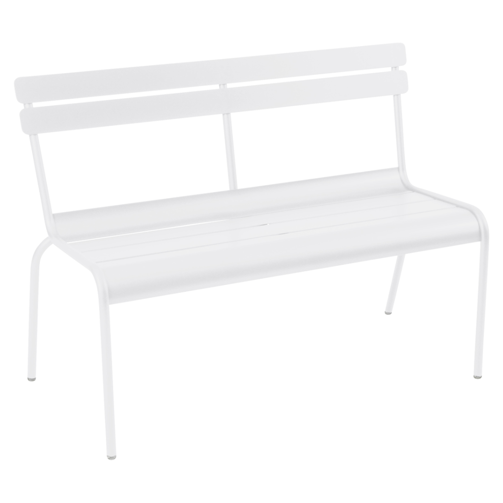 Un banc blanc sur fond blanc.
