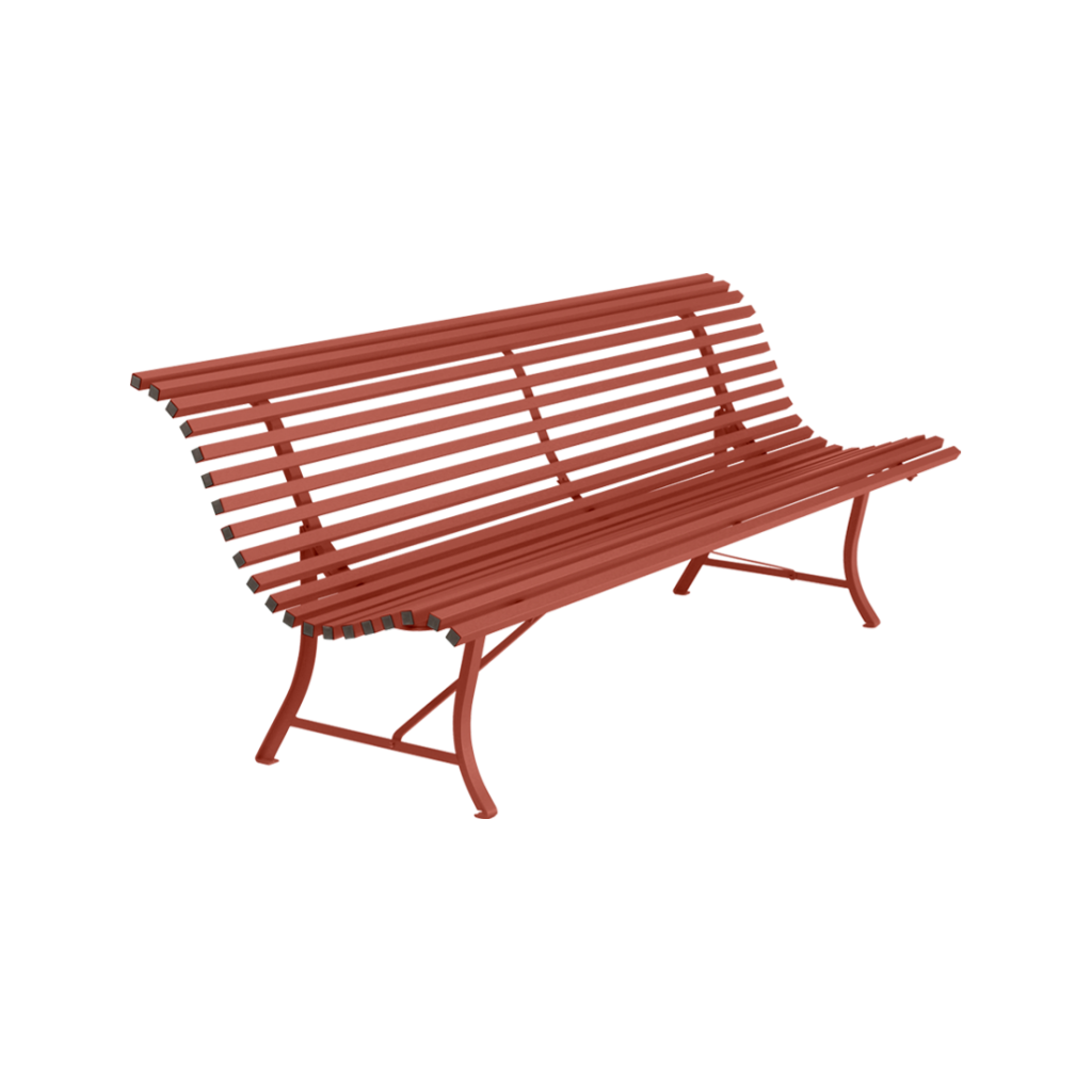 Un banc rouge sur fond blanc.