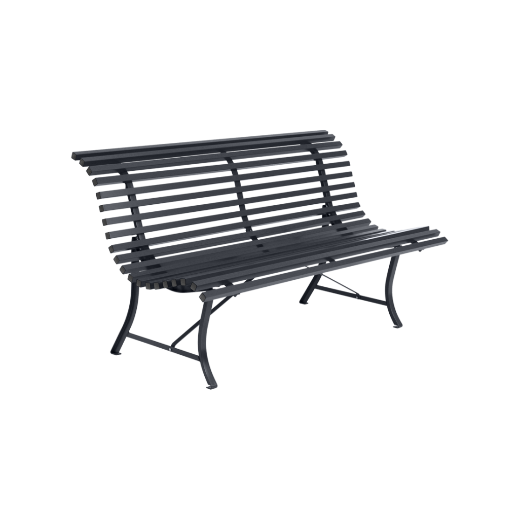 Un banc noir sur fond blanc.