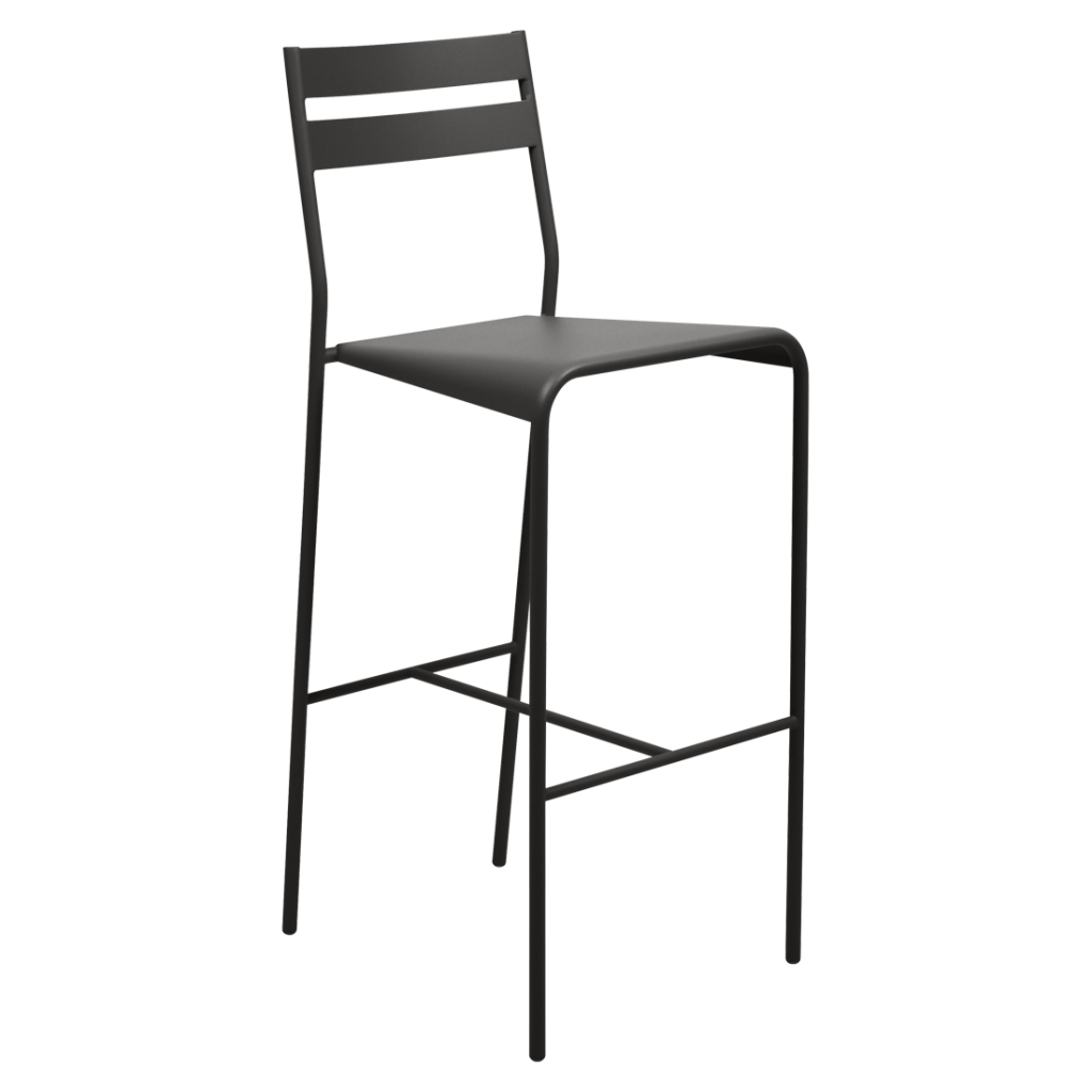 Un tabouret de bar en métal noir sur fond blanc.