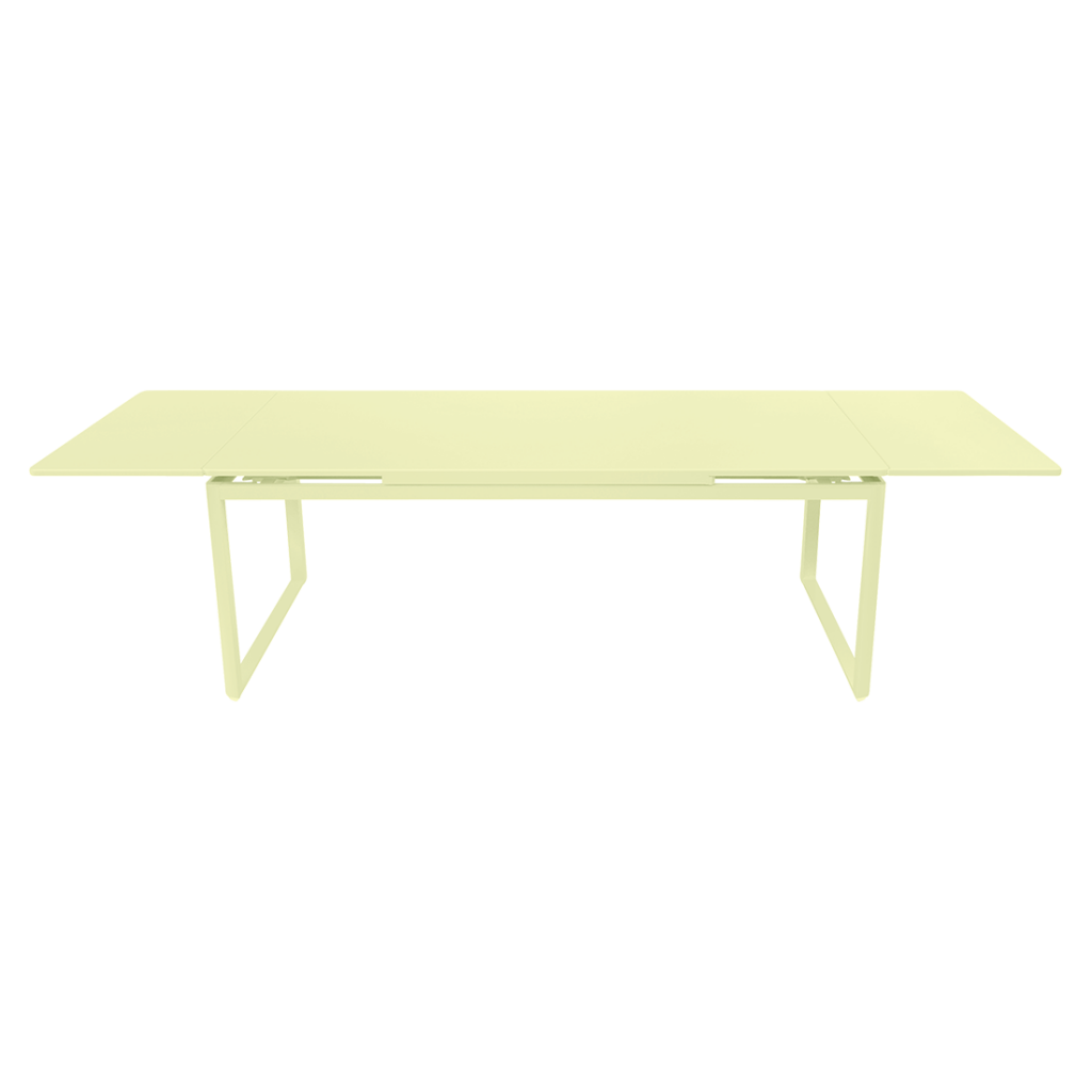 Un tableau blanc sur fond noir.