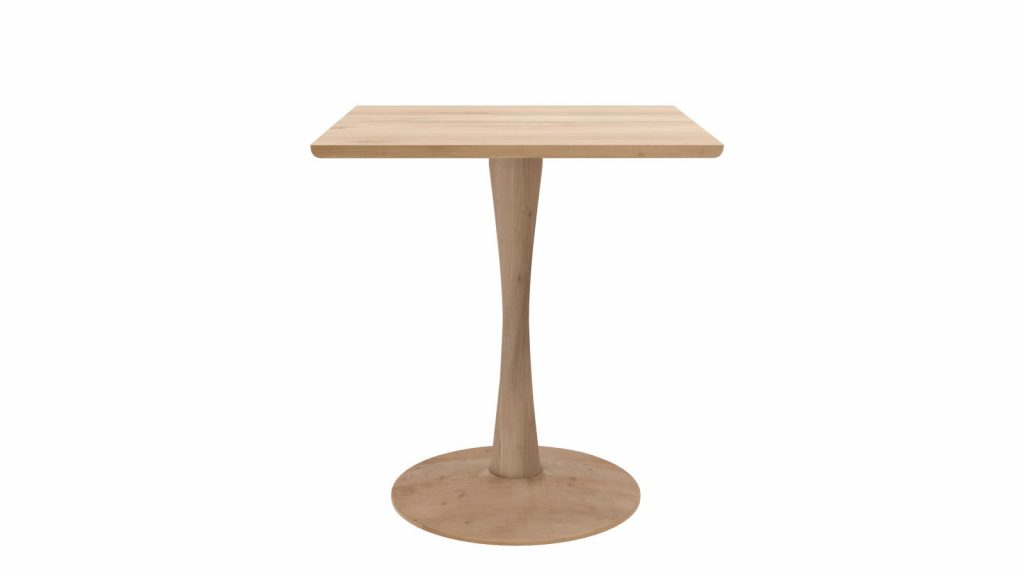 Une table carrée avec une base en bois sur fond blanc.