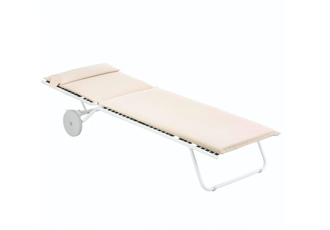 Bain de soleil Bayanne Lafuma mobilier chaise longue en acier couleur argile et couleur de structure blanc kaolin