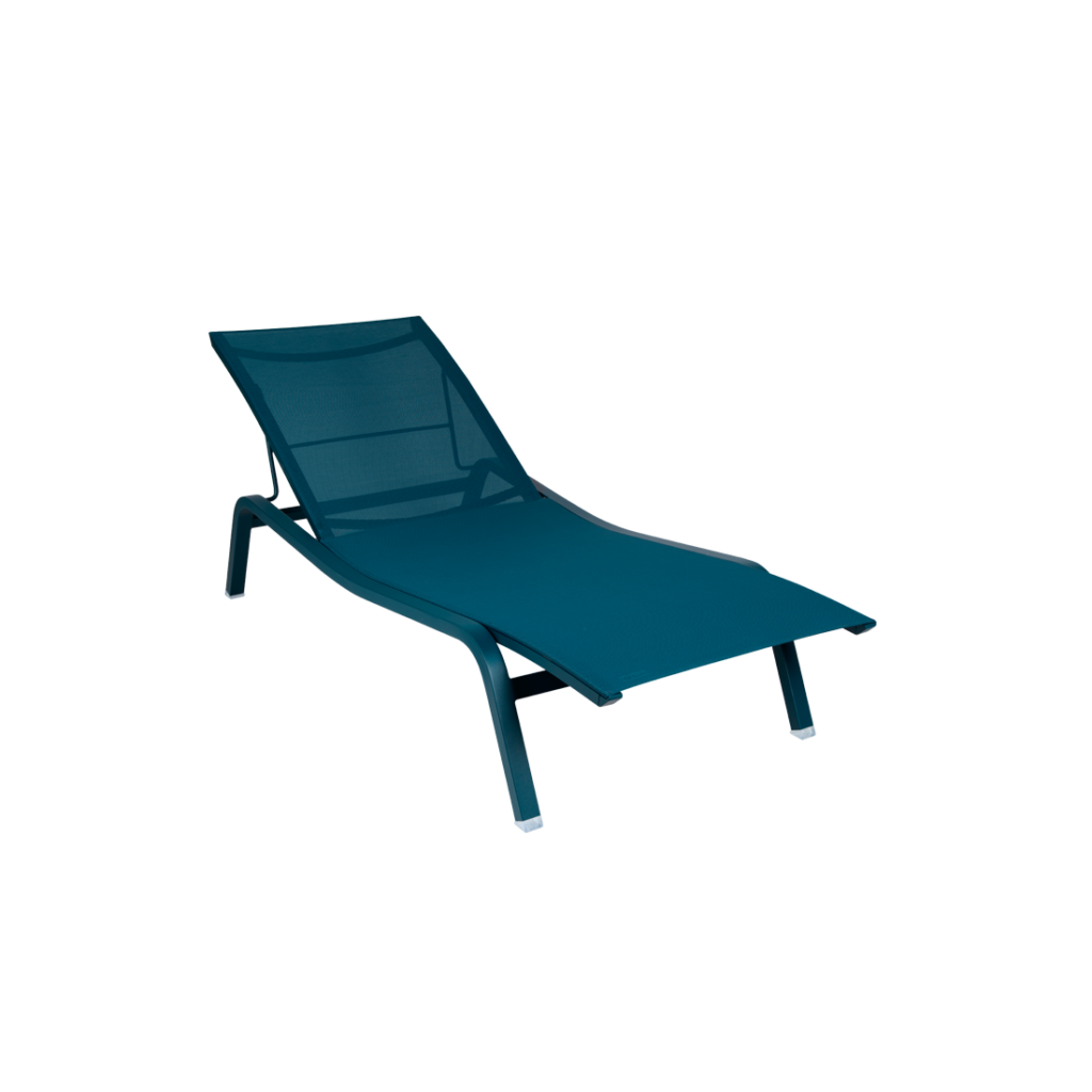 Un Bain de soleil XS Alizé sur fond blanc.