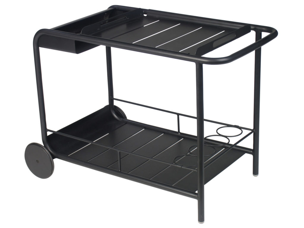 Un chariot de bar en métal noir avec deux étagères.