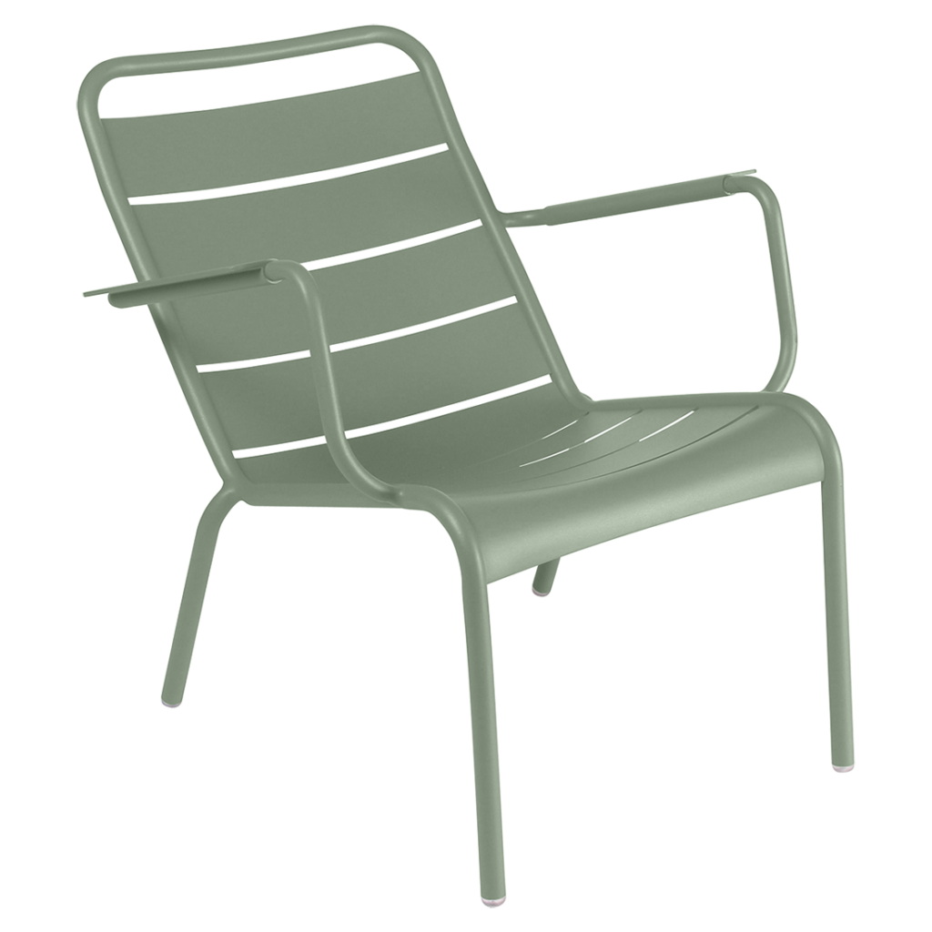 Fauteuil bas luxembourg en aluminium laque couleur cactus