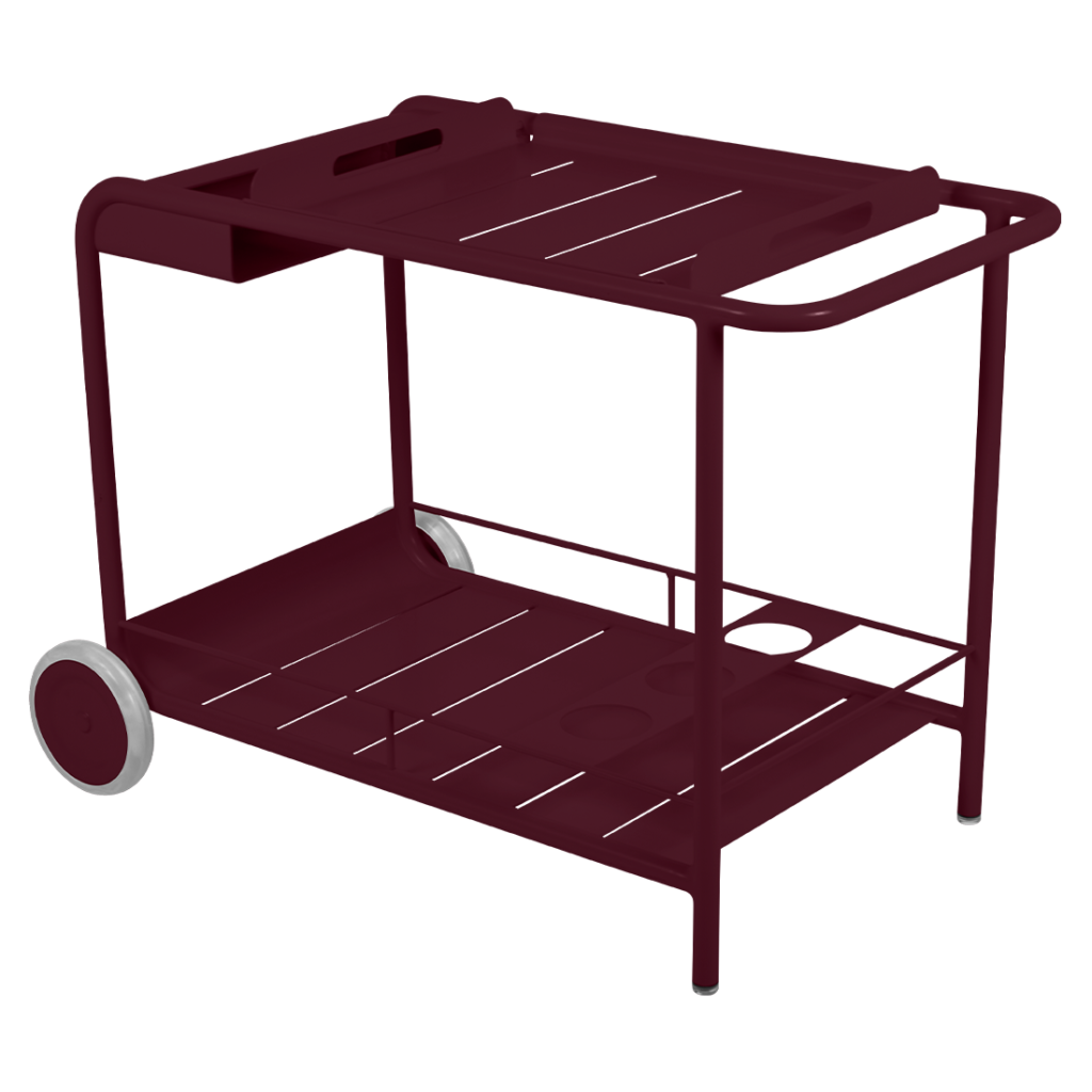 Un plateau bordeaux avec une poignée en métal.