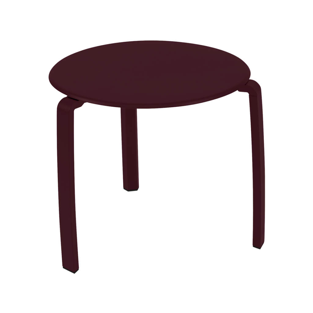 Une table d'appoint marron sur fond blanc.