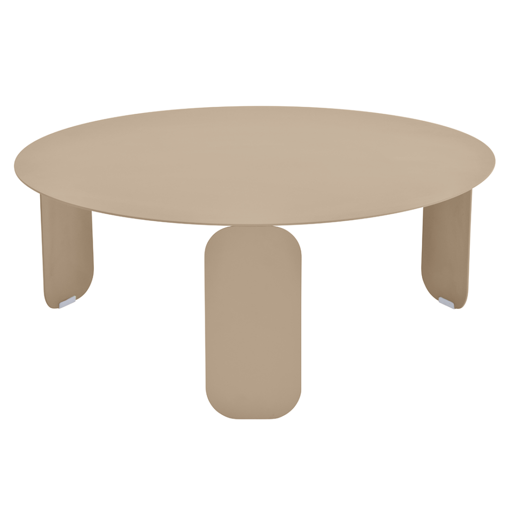 Une table basse ronde Bebop de couleur beige de diamètre 80 cm.