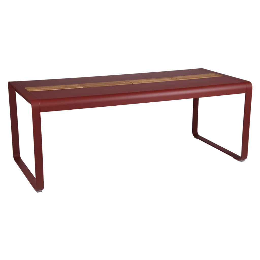 La Table Bellevie est une superbe table rouge avec un plateau en bois mesurant 196 x 90 cm.