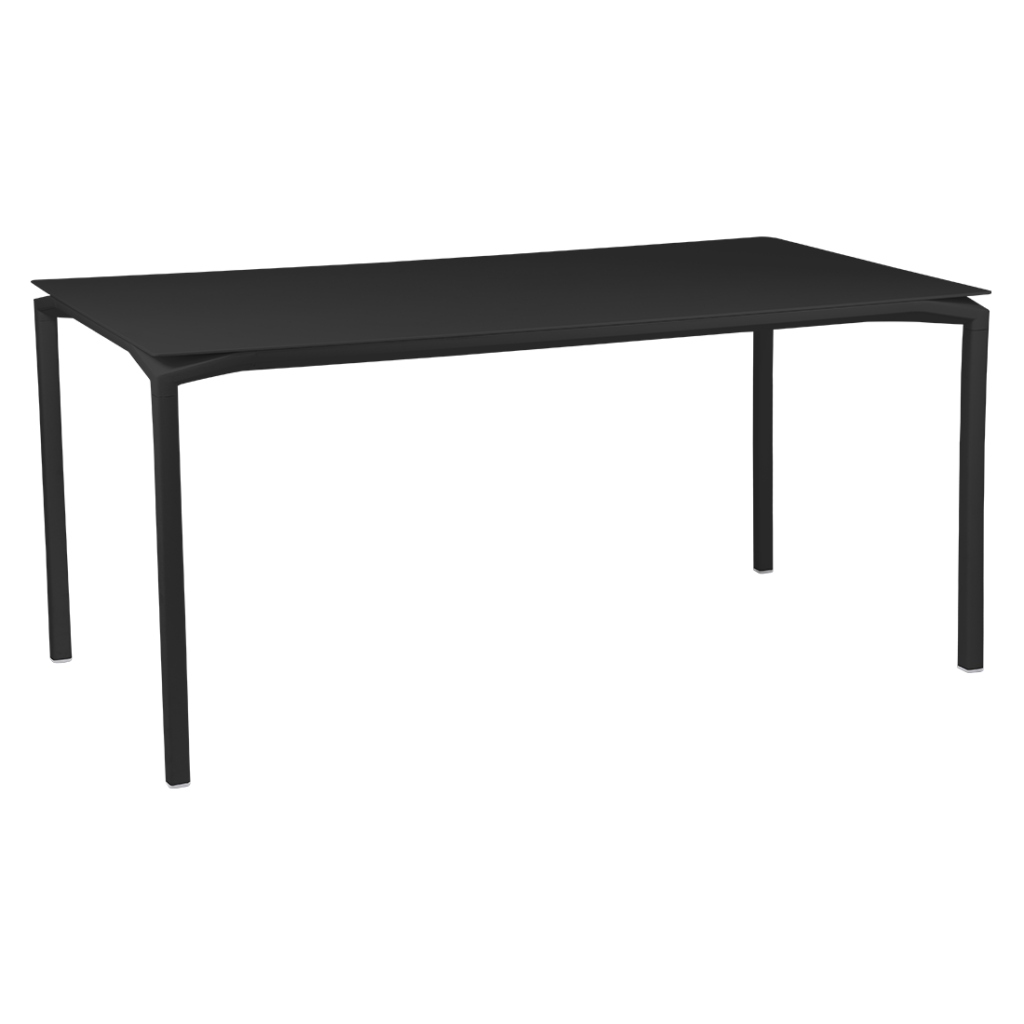 Un tableau noir sur fond blanc.