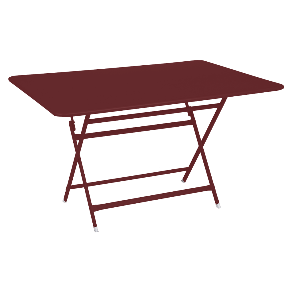 Une table pliante bordeaux sur fond blanc.