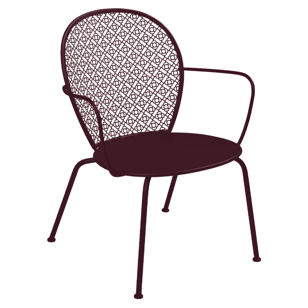 Une chaise en métal bordeaux avec un motif sur le dossier, inspiré du design du fauteuil lounge, est une pièce intemporelle qui apporte élégance et confort à n'importe quel espace. Que vous équipiez un