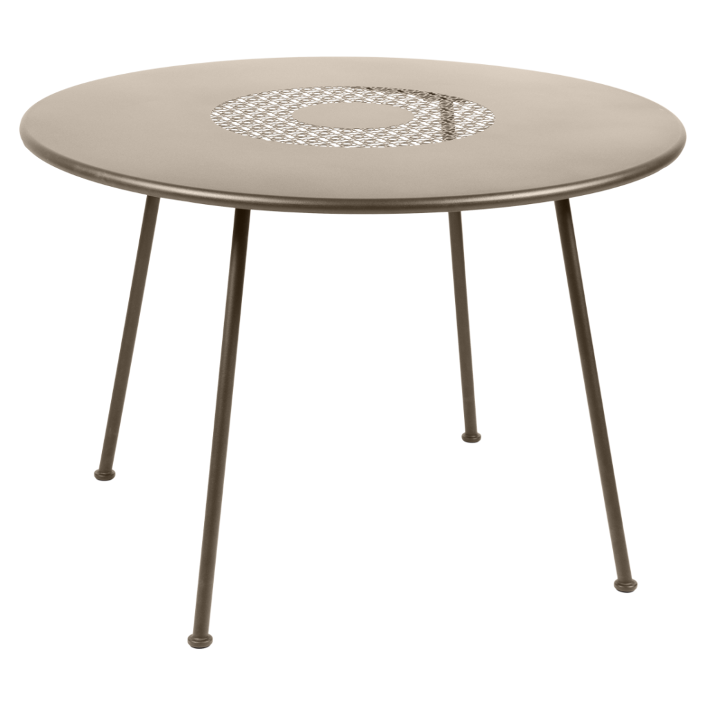 Une table ronde avec pieds en métal et plateau rond, mesurant un diamètre de 110 cm.