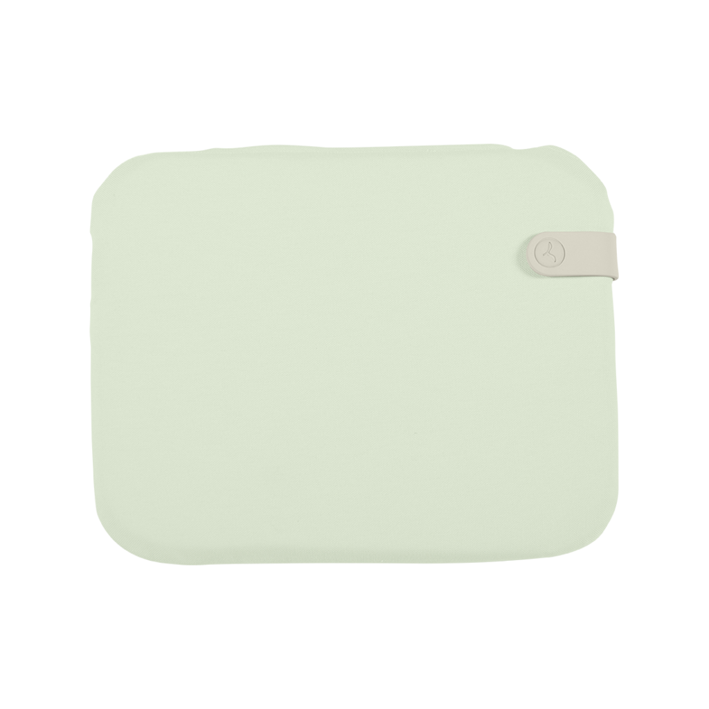 Une pochette pour ordinateur portable Galette Color Mix 41 x 38 cm sur fond blanc mesurant 41 x 38 cm.