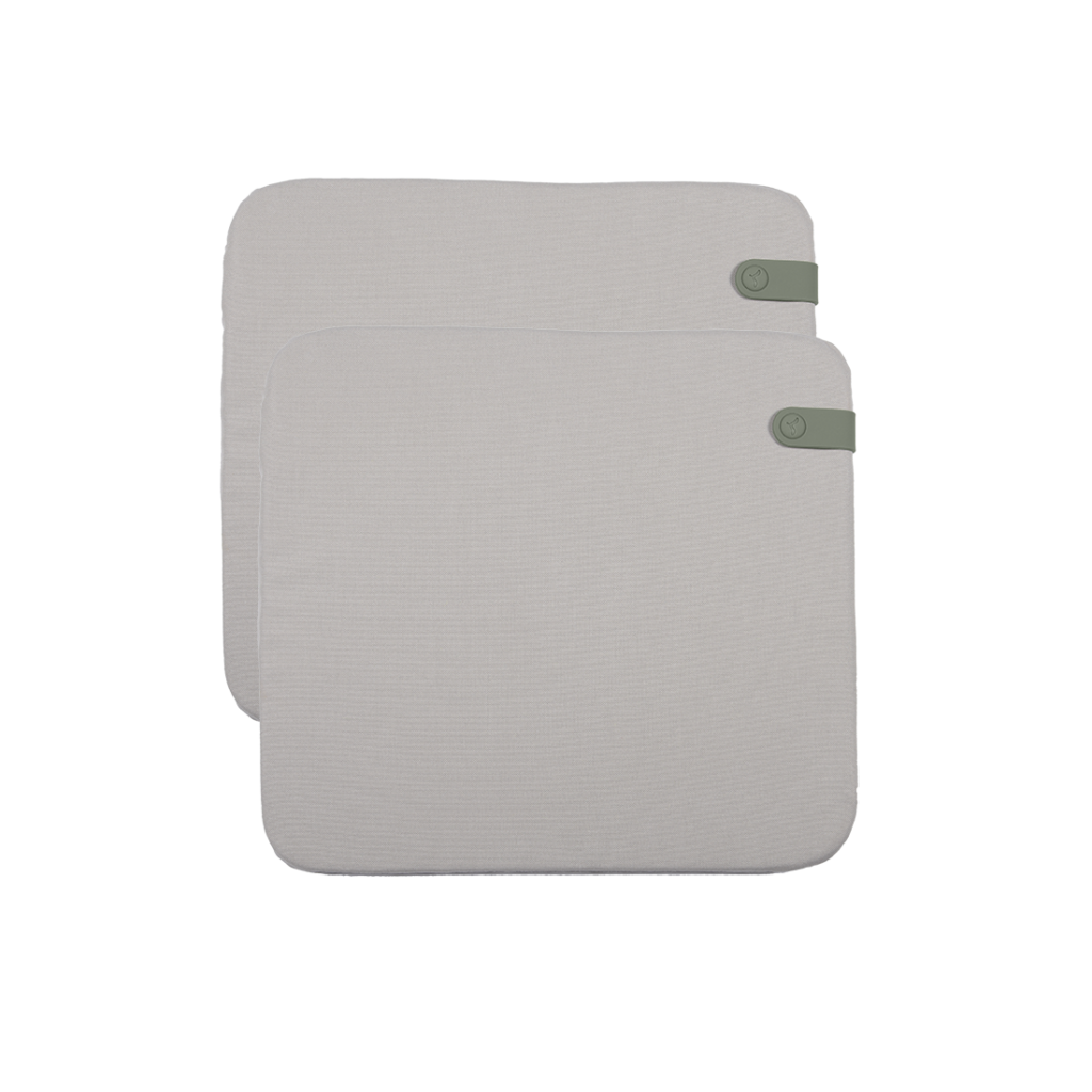 Une paire de gants de toilette Galette Color Mix 41 x 38 cm sur fond blanc avec un mélange de couleurs.