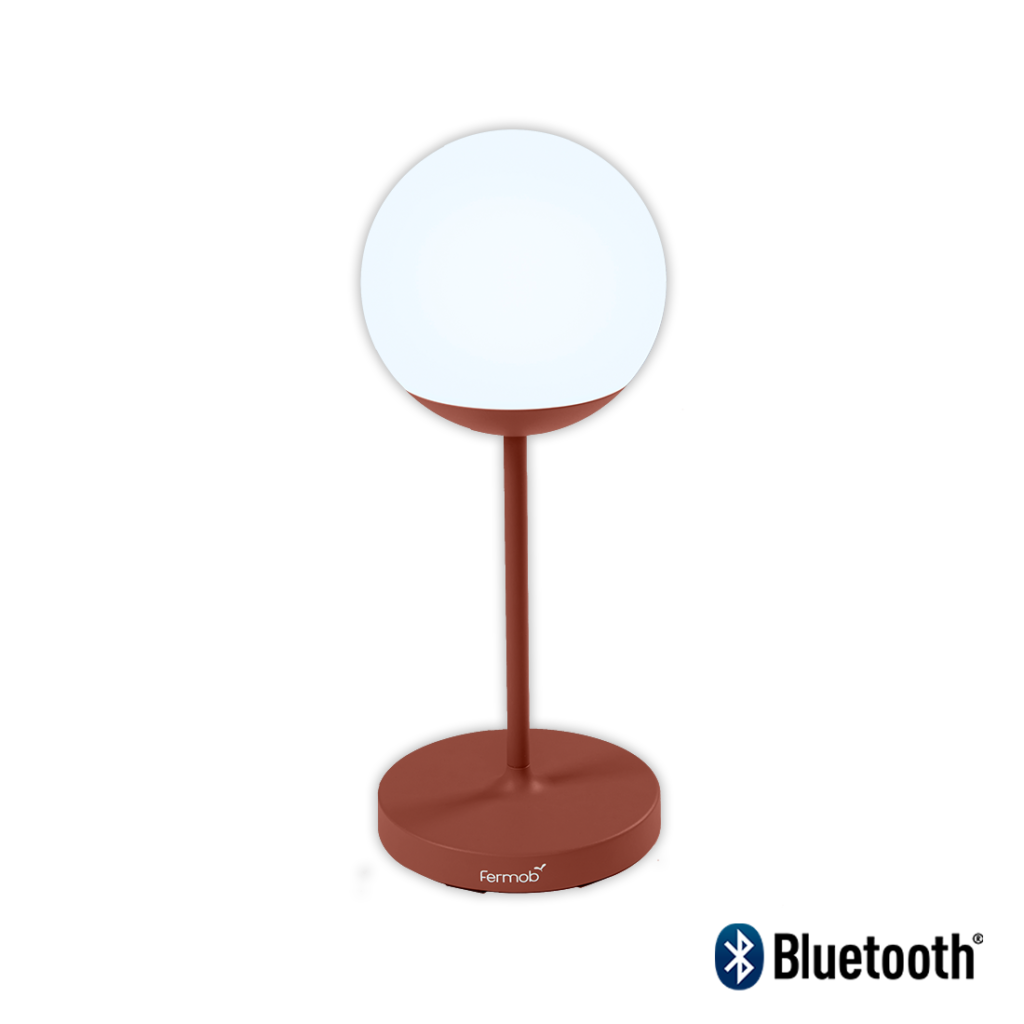 Une image d'une tasse à café avec une Lampe Mooon bleue ! M'éclaire dessus.