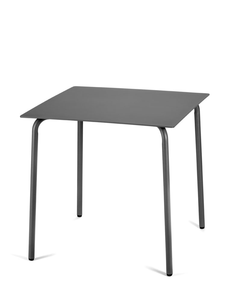 Une petite table grise avec une structure en métal, parfaite pour tout décor contemporain.