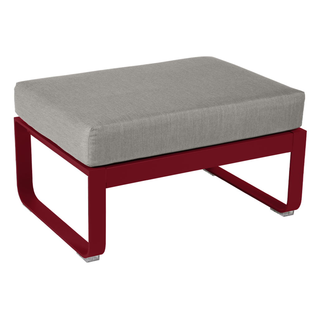 Un pouf rouge et gris sur fond blanc.