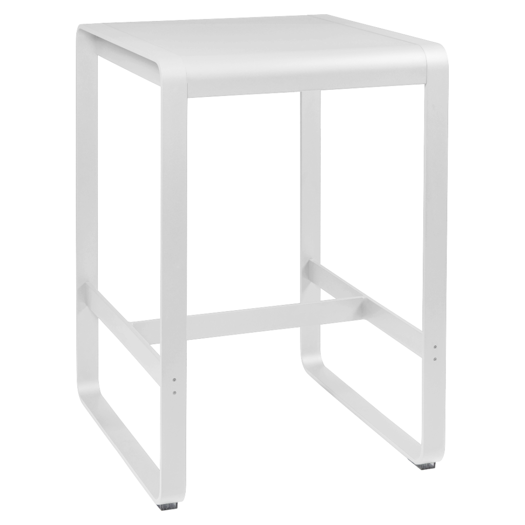 Un tabouret en métal opalin vert sur fond blanc.