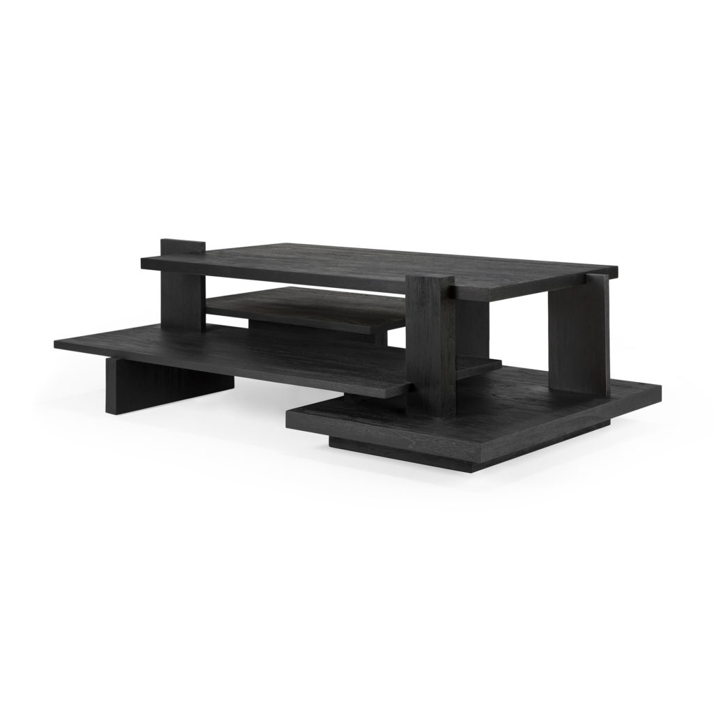 Une Table d'appoint Abstract en teck noir avec une étagère sur le dessus.