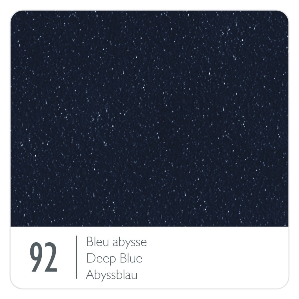 Bleu hysse bleu profond.