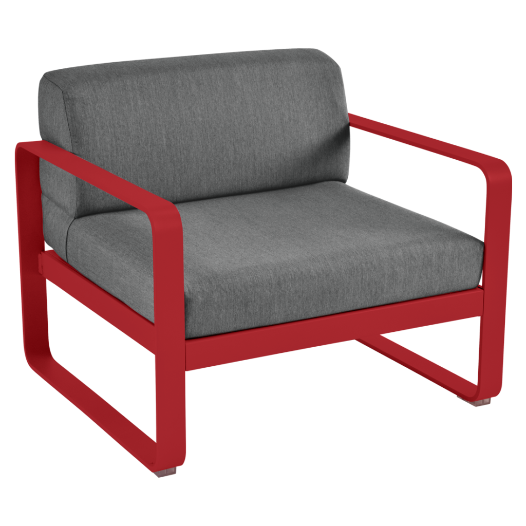 Une chaise longue d'extérieur en rouge et gris.