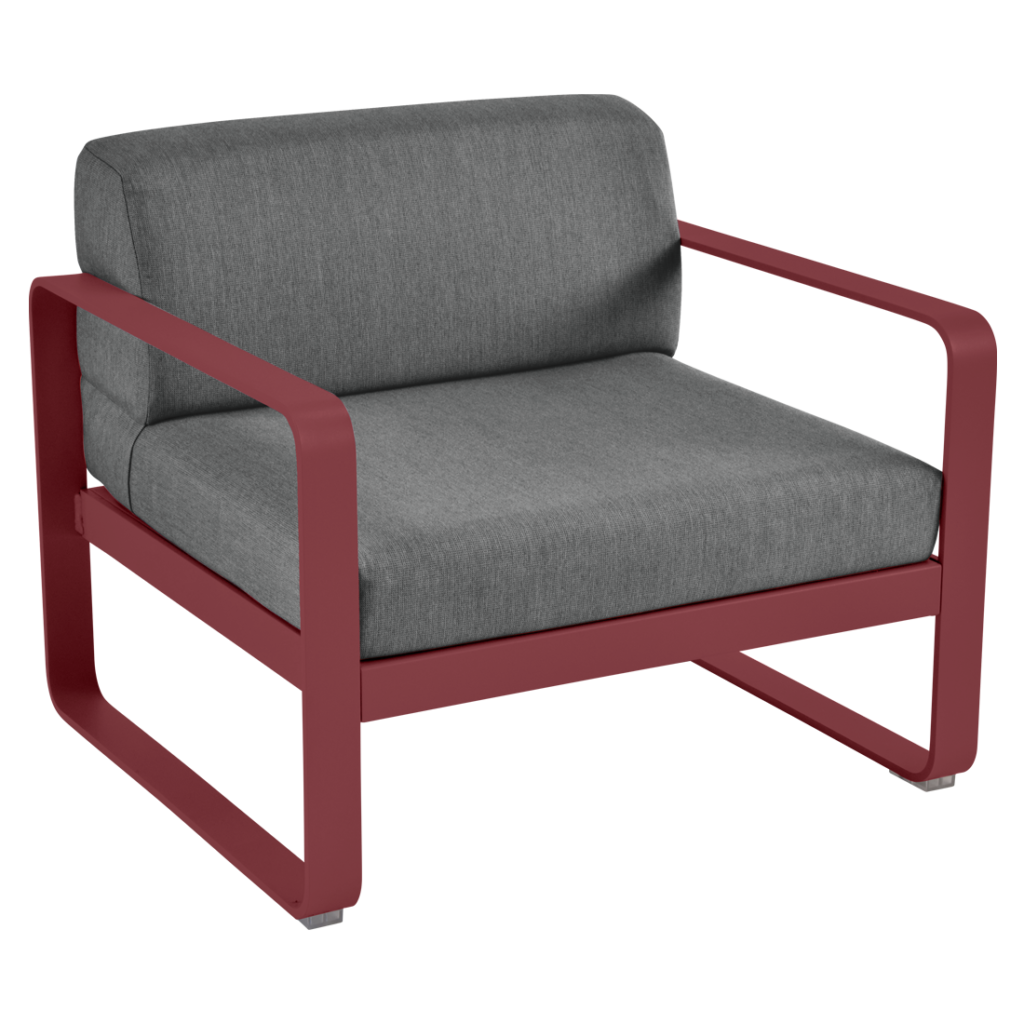 Une chaise longue d'extérieur en rouge et gris.