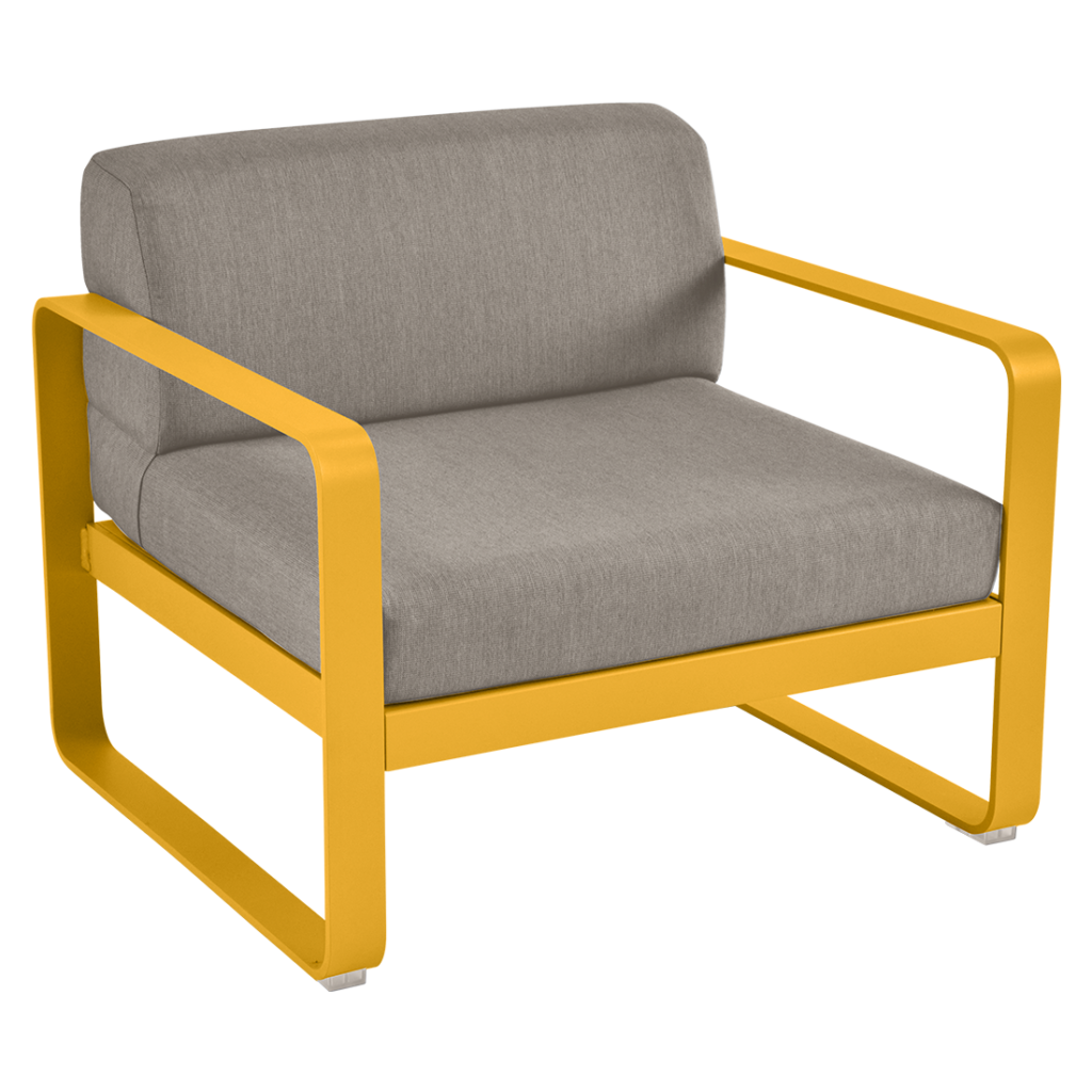 Une chaise longue d'extérieur Fauteuil Bellevie en jaune et gris.