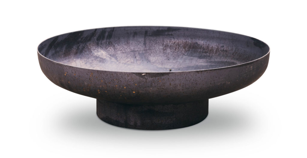 Un Bol à feu Jesco noir sur fond blanc à l'effigie de la marque Jesco.