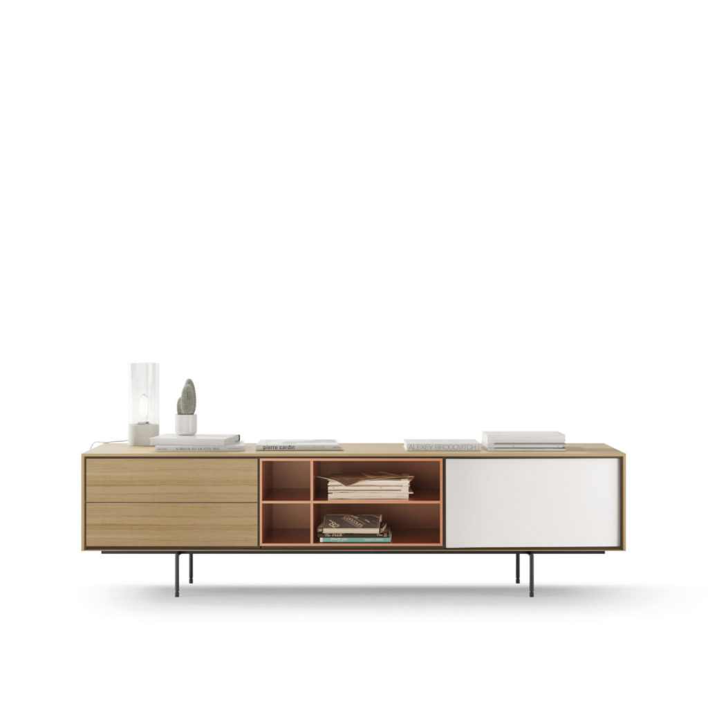 Meuble TV modulable Aura avec étagères et tiroirs mesurant 196 cm.